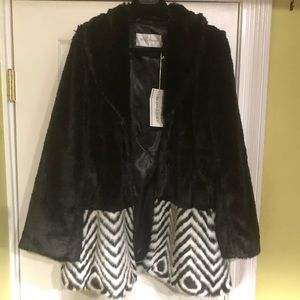 FIVE ⭐️⭐️⭐️⭐️⭐️Faux fur mink black and whit…